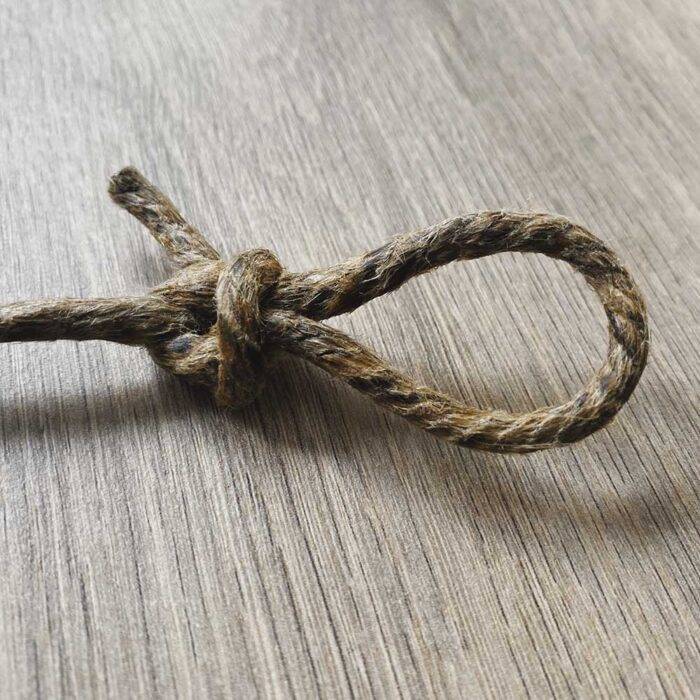 bushcraft tarred rope